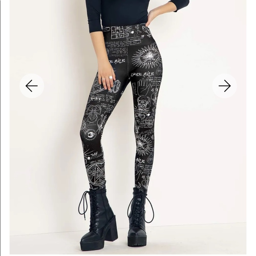 Blackmilk witchcraft leggings size medium